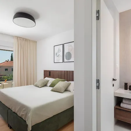 Prima Lux * Kastela