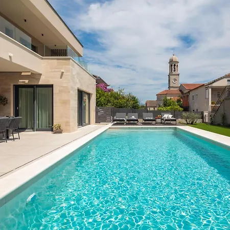 Prima Lux Villa