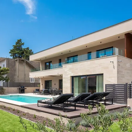 Prima Lux Villa