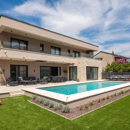 Prima Lux Villa *